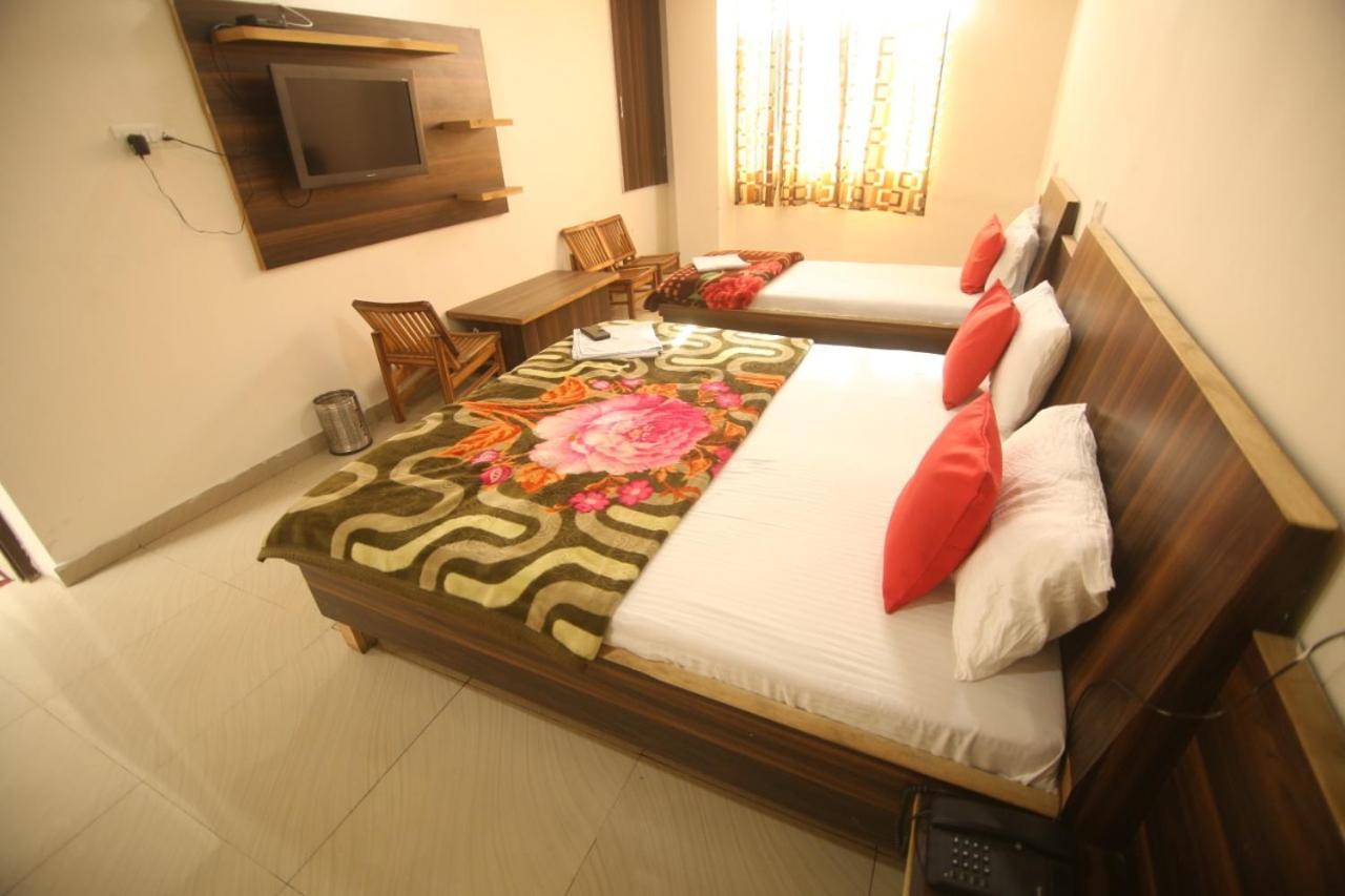 Hotel Amron45 Chandigarh Exterior photo