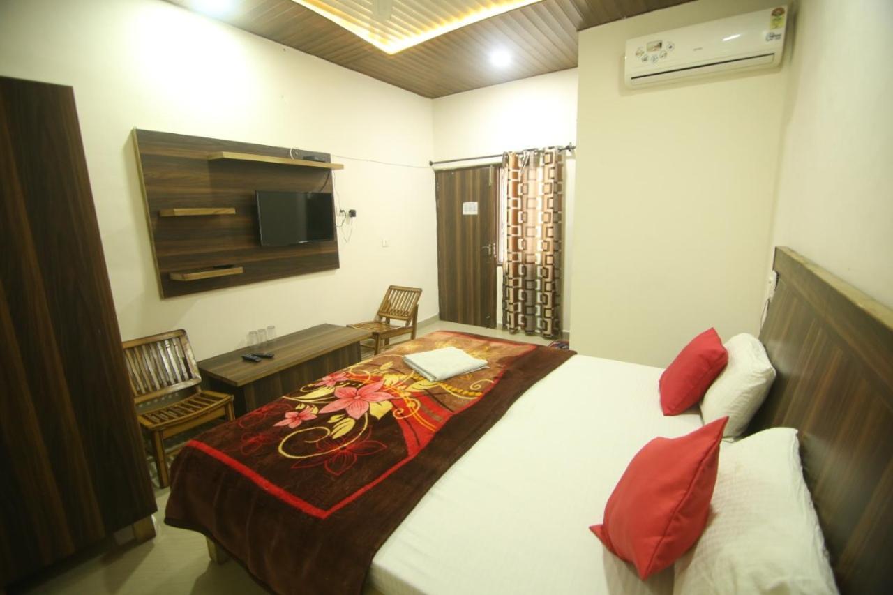 Hotel Amron45 Chandigarh Exterior photo